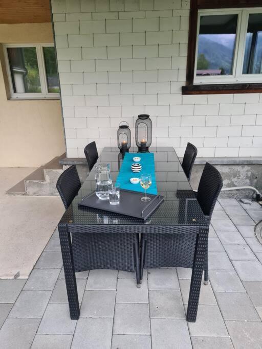 Schones Kleines Studio Mit Sitzplatz, Mitten Im Prattigau Jenaz Buitenkant foto