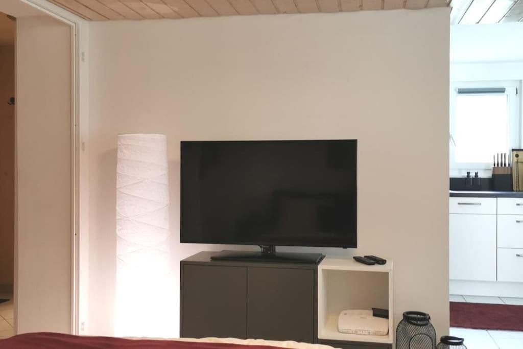 Schones Kleines Studio Mit Sitzplatz, Mitten Im Prattigau Jenaz Buitenkant foto