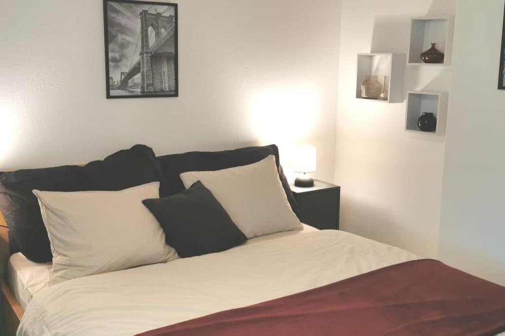 Schones Kleines Studio Mit Sitzplatz, Mitten Im Prattigau Jenaz Buitenkant foto