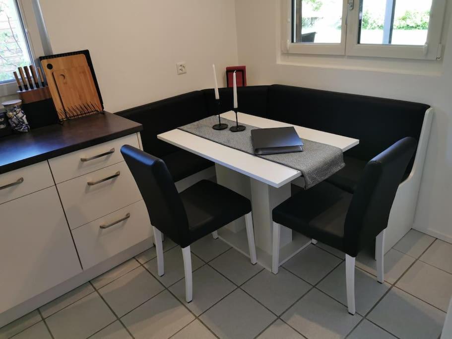 Schones Kleines Studio Mit Sitzplatz, Mitten Im Prattigau Jenaz Buitenkant foto